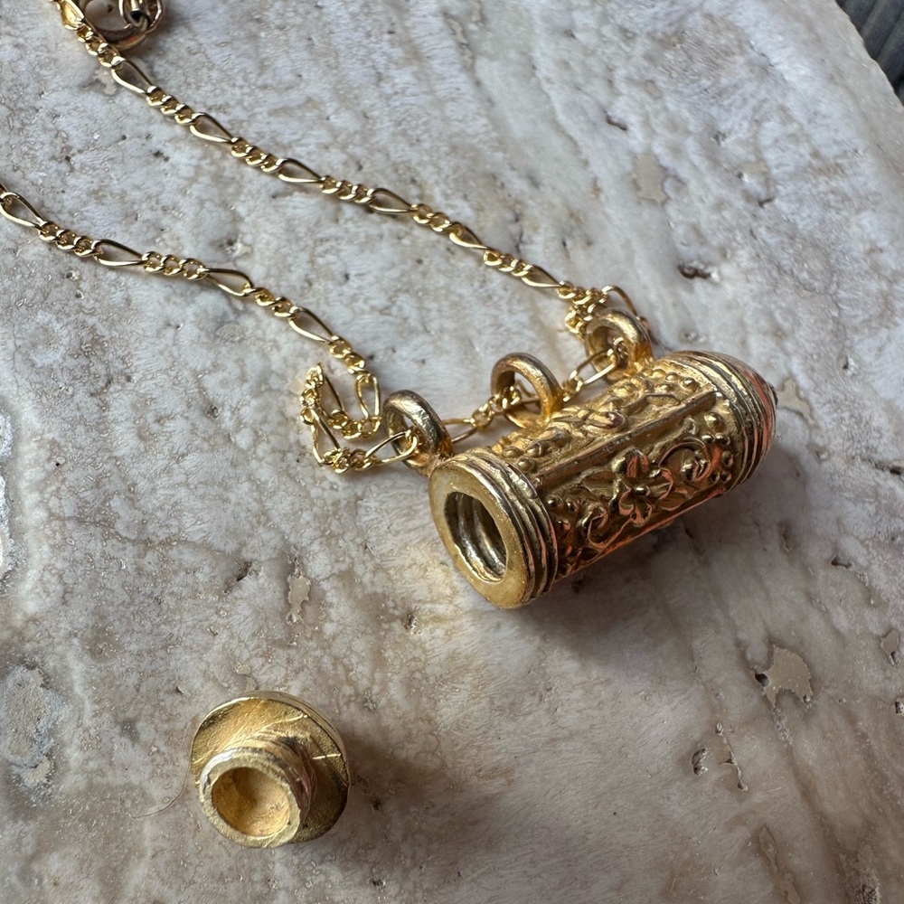 Gold Plated Artisan Keepsake Pendant and 18k Gold Filled 20” Chain - Picture 2 of 12